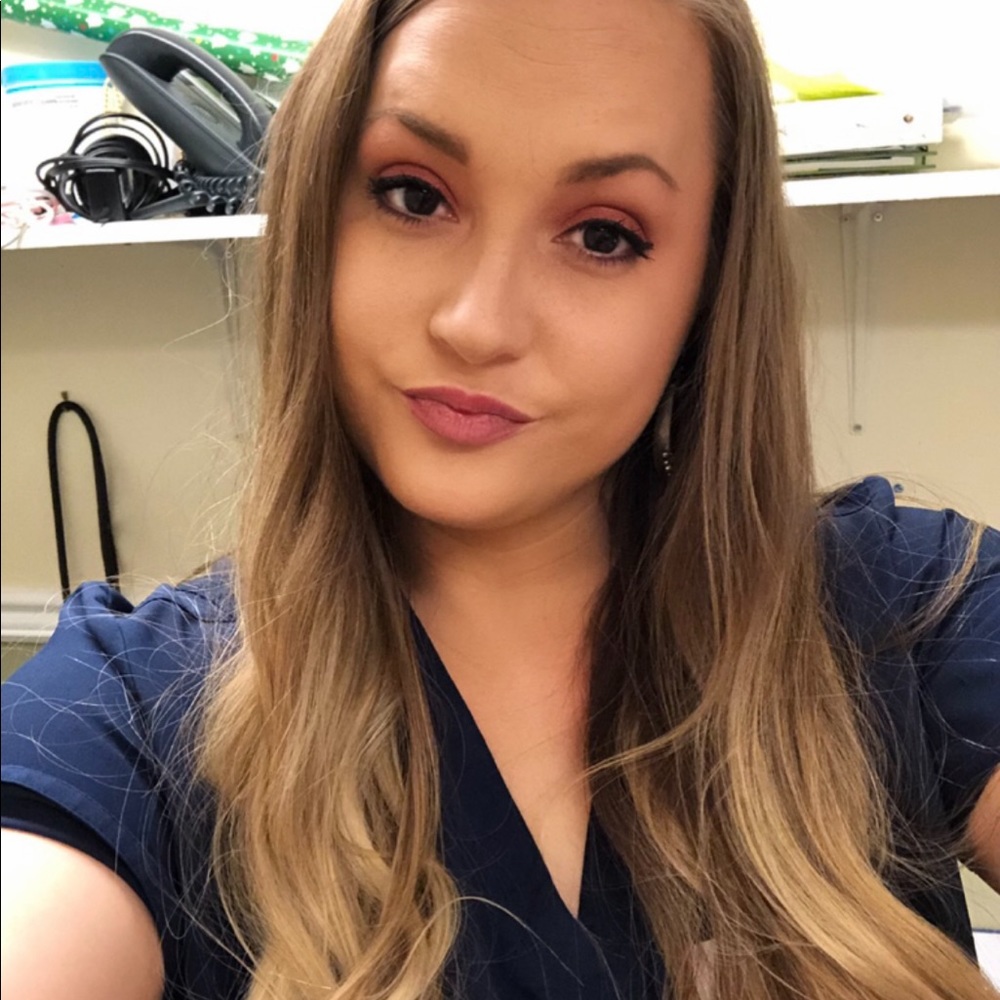 Meet your Posher, Courtney